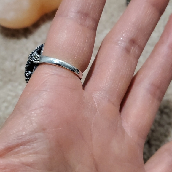 Marcasite Ring with Tigereye Stone - Picture 4 of 5